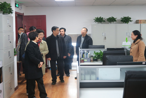 河南省教育厅师范处处长张冰燕一行视察我校培